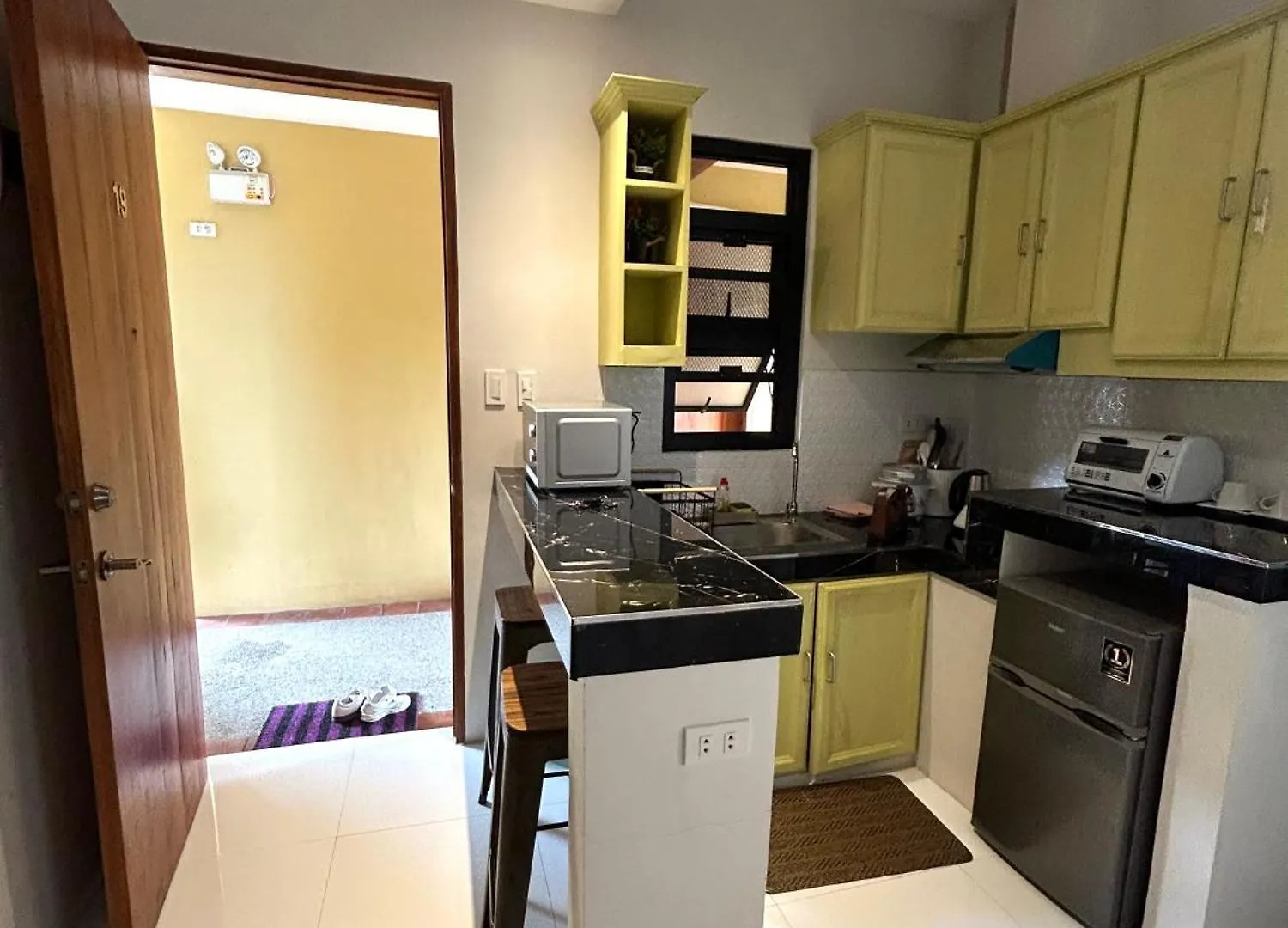 Henry Residences Apartment Close To Sm, Walking St, Airport Angeles